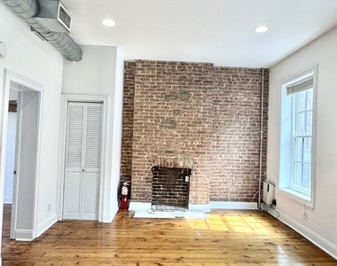 194 Bedford Avenue - Photo Thumbnail 9
