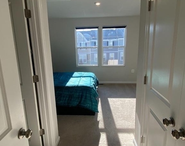 123 Anthem Street - Photo Thumbnail 17