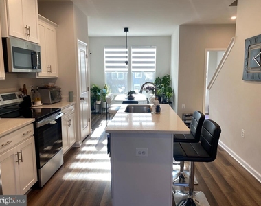 123 Anthem Street - Photo Thumbnail 1