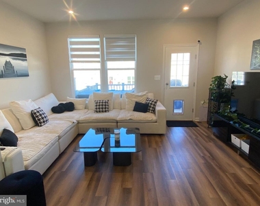 123 Anthem Street - Photo Thumbnail 11