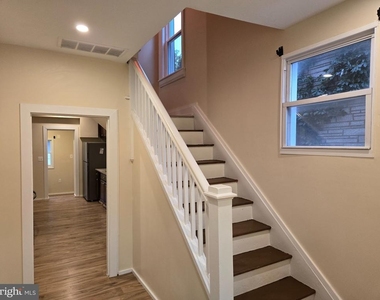 214 N East Lane - Photo Thumbnail 3