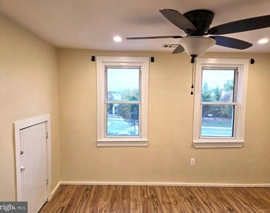 214 N East Lane - Photo Thumbnail 23