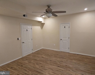 214 N East Lane - Photo Thumbnail 16