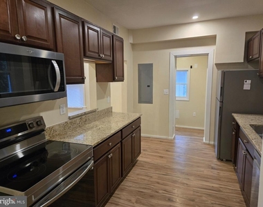 214 N East Lane - Photo Thumbnail 6