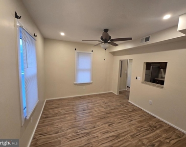 214 N East Lane - Photo Thumbnail 12