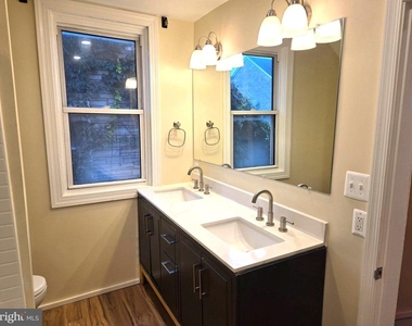 214 N East Lane - Photo Thumbnail 19