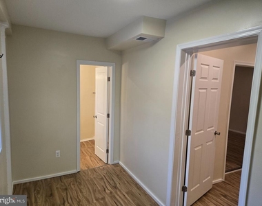 214 N East Lane - Photo Thumbnail 1