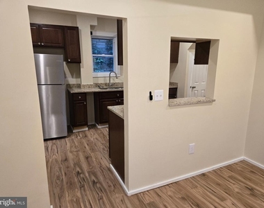214 N East Lane - Photo Thumbnail 11
