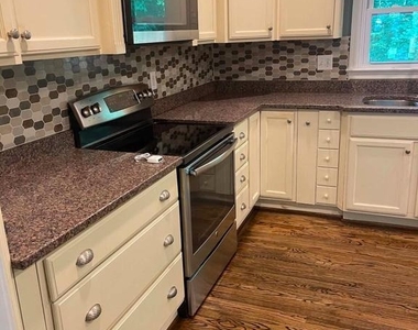 22 Williams Drive - Photo Thumbnail 16