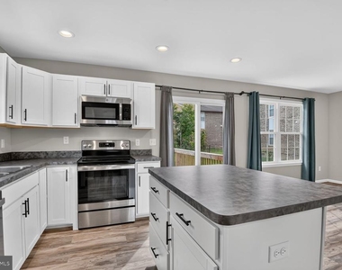 207 S Loudoun Street - Photo Thumbnail 15