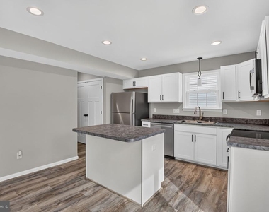 207 S Loudoun Street - Photo Thumbnail 13