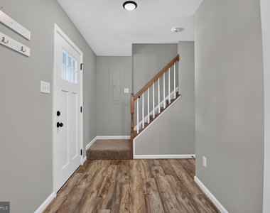 207 S Loudoun Street - Photo Thumbnail 6