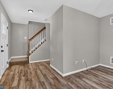 207 S Loudoun Street - Photo Thumbnail 7