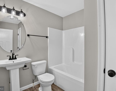 207 S Loudoun Street - Photo Thumbnail 24