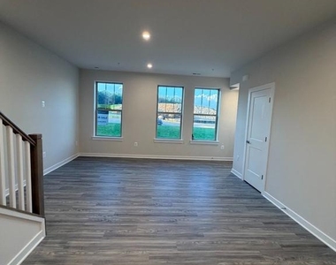 14045 Onyx Street - Photo Thumbnail 3