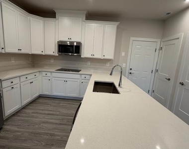 14045 Onyx Street - Photo Thumbnail 6