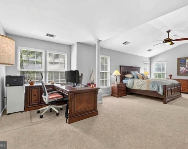 8147 Cancun Court - Photo Thumbnail 23
