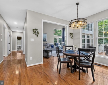 8147 Cancun Court - Photo Thumbnail 15