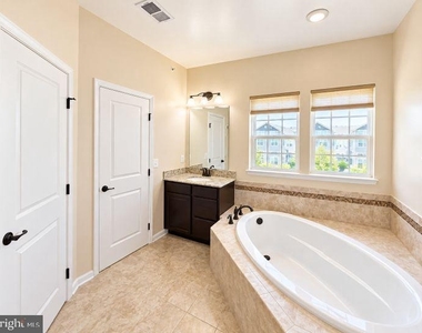 7857 Culloden Crest Lane - Photo Thumbnail 10