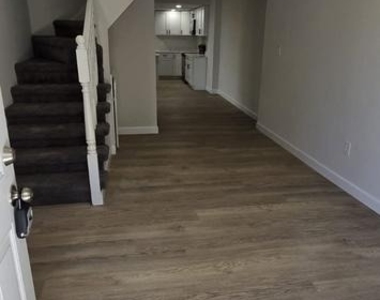 317 S West Street - Photo Thumbnail 9
