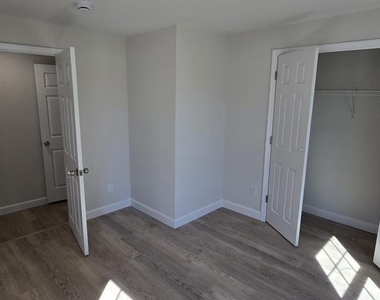 317 S West Street - Photo Thumbnail 4
