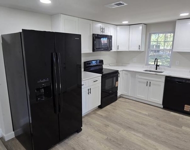 317 S West Street - Photo Thumbnail 1