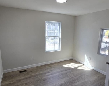 317 S West Street - Photo Thumbnail 8