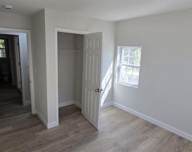 317 S West Street - Photo Thumbnail 10