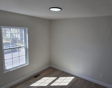 317 S West Street - Photo Thumbnail 15