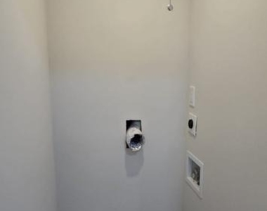 317 S West Street - Photo Thumbnail 29