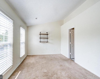 120 Paddington Way Ne - Photo Thumbnail 13