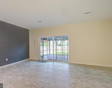 120 Paddington Way Ne - Photo Thumbnail 5