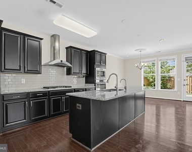 23601 Rose Leigh Terrace - Photo Thumbnail 12