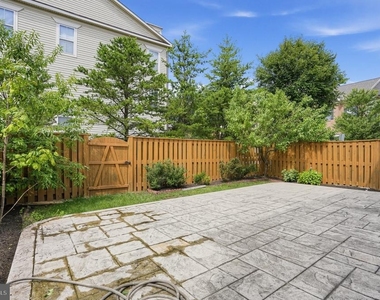 23601 Rose Leigh Terrace - Photo Thumbnail 31