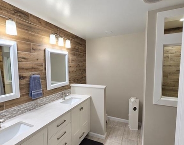 6321 Youngs Branch Drive - Photo Thumbnail 14