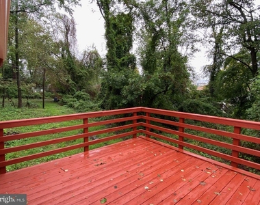 5825 Biscayne Drive - Photo Thumbnail 10