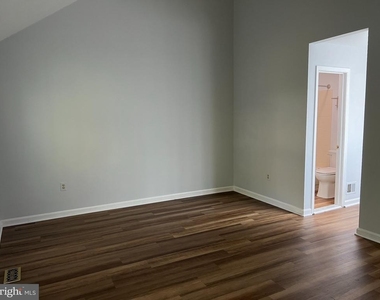 8224 Maple Ridge Avenue - Photo Thumbnail 19