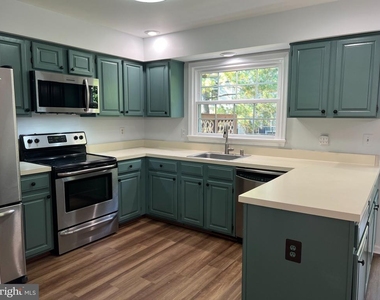 8224 Maple Ridge Avenue - Photo Thumbnail 10