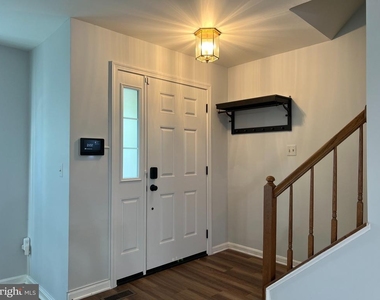 8224 Maple Ridge Avenue - Photo Thumbnail 3