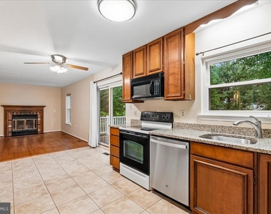 13126 Thornapple Place - Photo Thumbnail 11