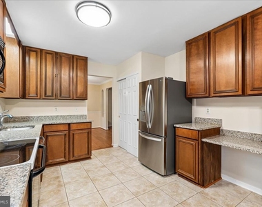 13126 Thornapple Place - Photo Thumbnail 10