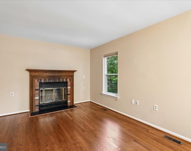 13126 Thornapple Place - Photo Thumbnail 14