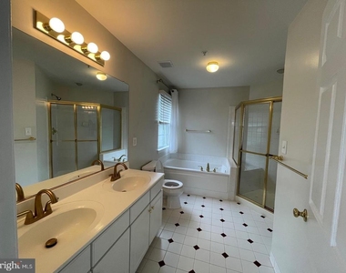 1988 Crescent Park Drive - Photo Thumbnail 27