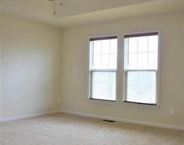 134 Sequoia Drive - Photo Thumbnail 10