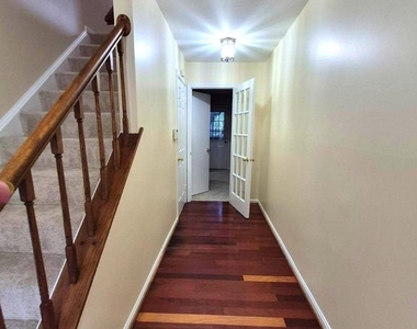 5405 Wycklow Court - Photo Thumbnail 7