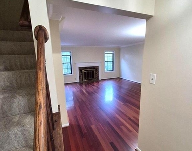 5405 Wycklow Court - Photo Thumbnail 15