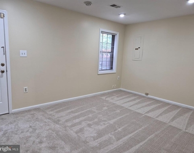 5405 Wycklow Court - Photo Thumbnail 8