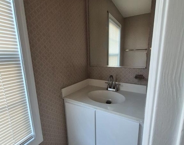 5405 Wycklow Court - Photo Thumbnail 13