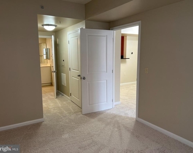 851 N Glebe Road - Photo Thumbnail 14
