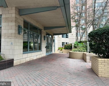 851 N Glebe Road - Photo Thumbnail 1